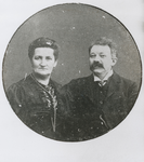 863885 Portret van het echtpaar Eijbert Hermanus Hoonte (1863-1938) en Alberta Philippina Hoonte-Dal (1863-1950). ...